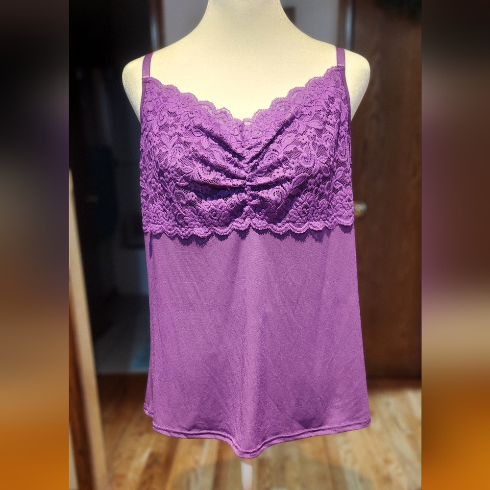 Avenue Camisole with lace